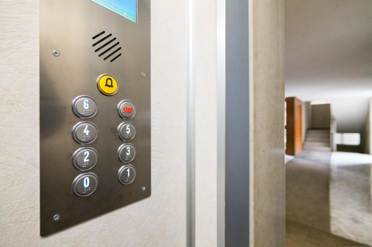 Mila Apartments Battista Milan Exterior photo